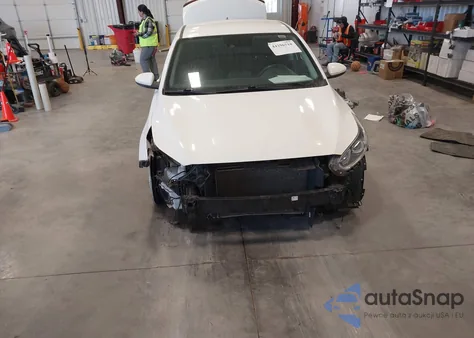 2021 Kia Forte Lxs z USA, uszkodzony, nr VIN 3KPF24AD1ME313424